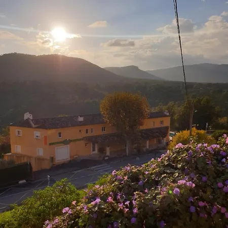Au Relais Provencal Hotel 3*