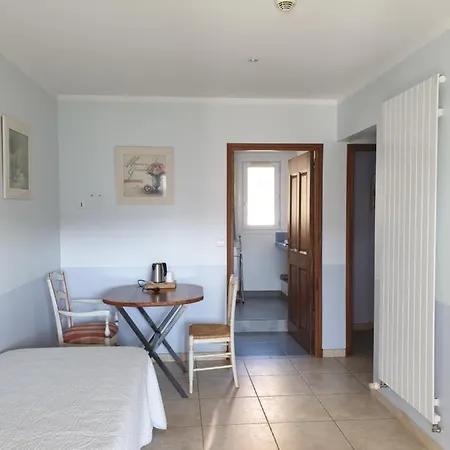 Au Relais Provencal Hotel 3*