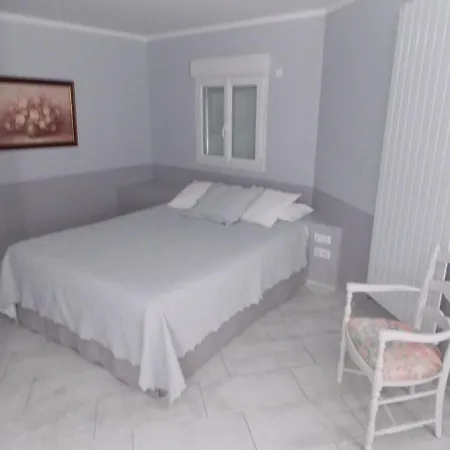 Au Relais Provencal Hotel 3*